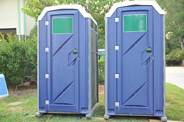 Clean Portable Toilets for Job Sites Parties